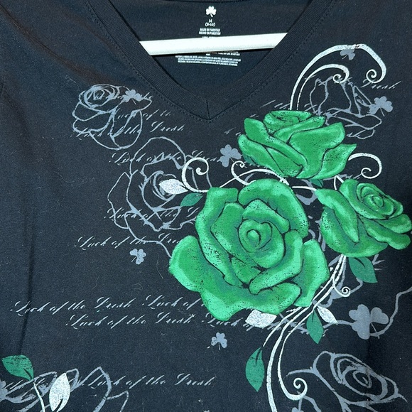 Women’s black tee with design - Picture 3 of 5